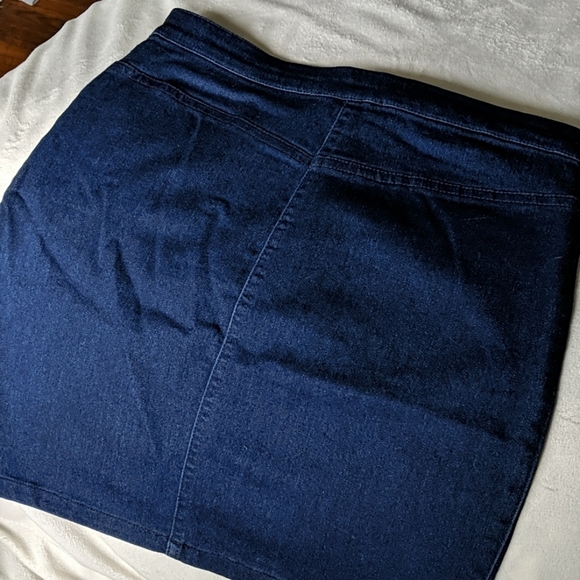 FOREVER 21 | denim mini skirt size small - Picture 4 of 4